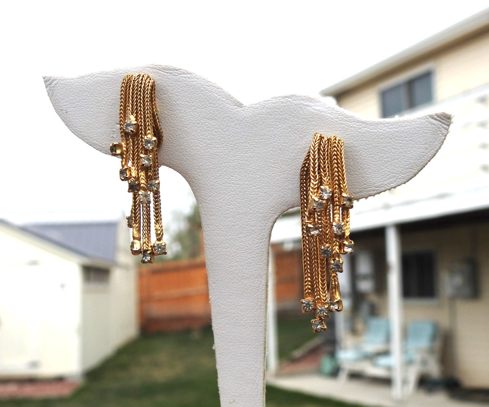 Vintage Estate Gold tone Mesh and Crystal Rhinestone Dangle Clip On Earrings