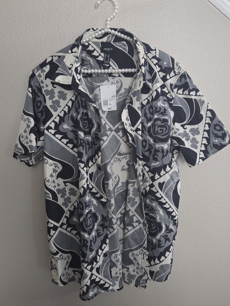 Forever 21 men's abstract graphic short-sleeve button-up shirt Size XL-image