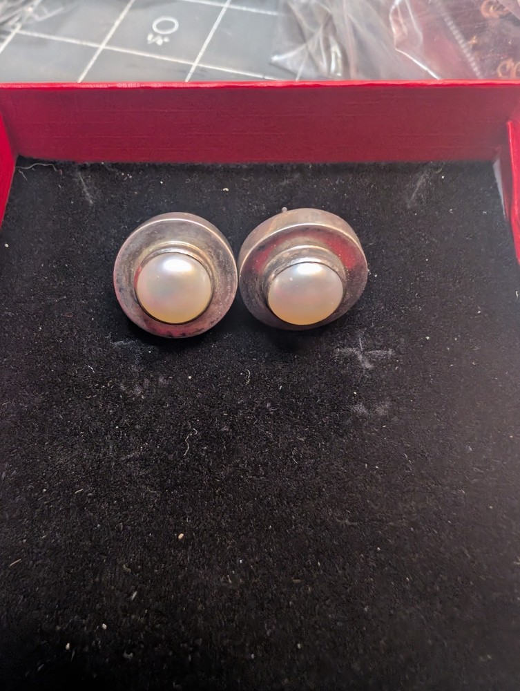 Vintage Modernist 925 Sterling Silver And Bezeled Pearl Earrings