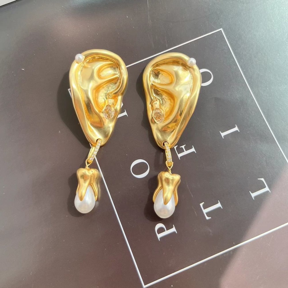 Schiaparelli Gold Ear-Shaped Pearl Drop Clip-On Earrings WITH BOX