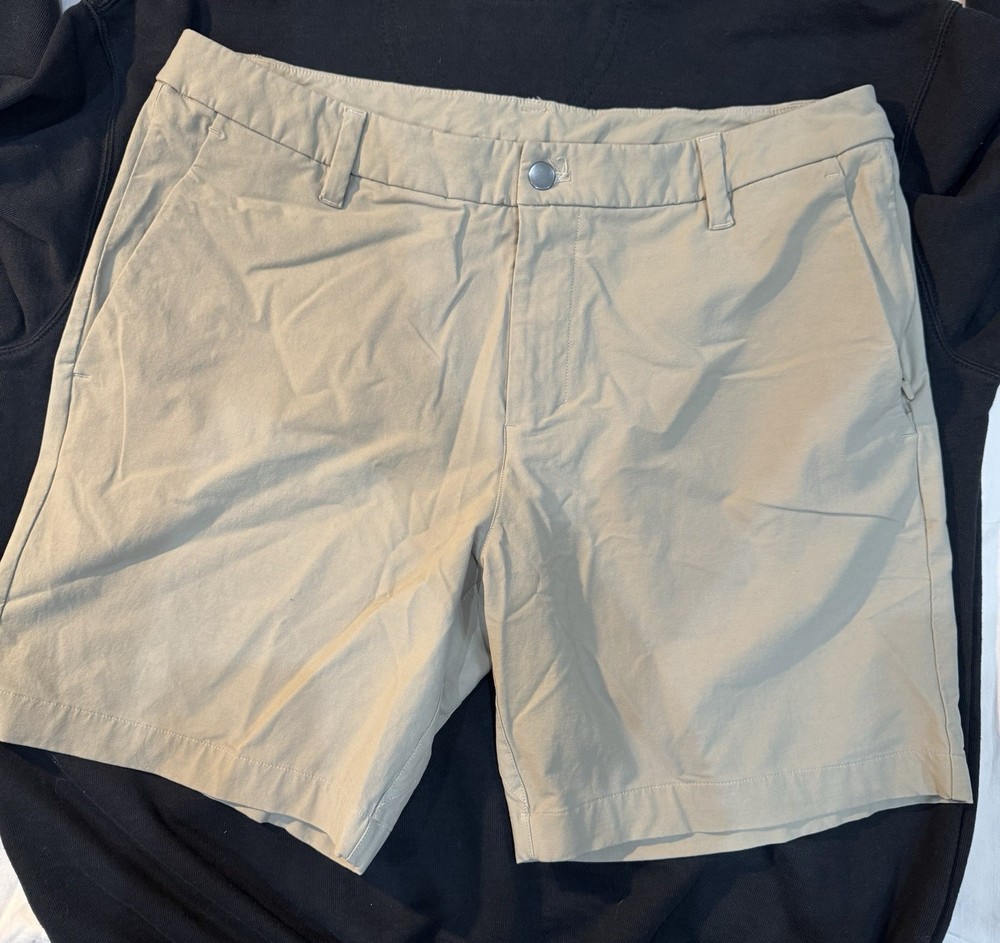 Lululemon Men’s Shorts Size 34 Beige/Khaki