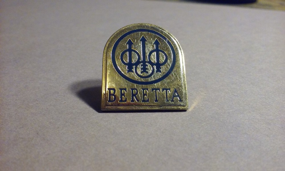 Berretta Logo Emblem Shield Lapel Pin Hat Pin Tie-Tack Gold-Tone w/ nice Clasp