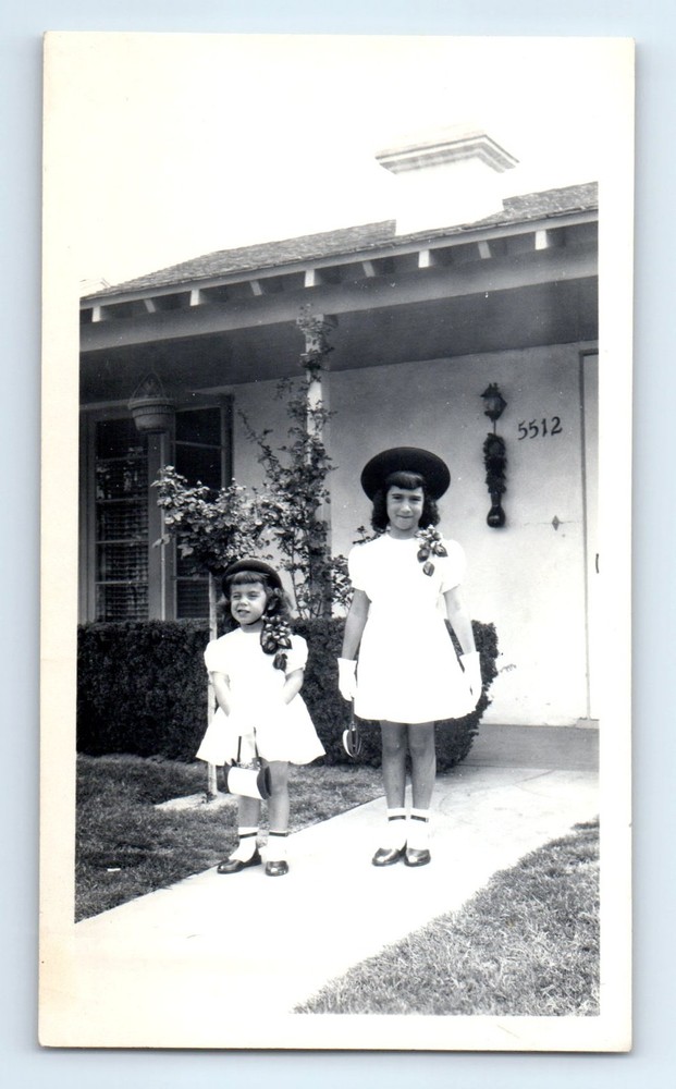 Old Vintage Photo PAIR OF GIRLS SISTERS OUTSIDE HOUSE HAT ANTIQUE SNAPSHOT