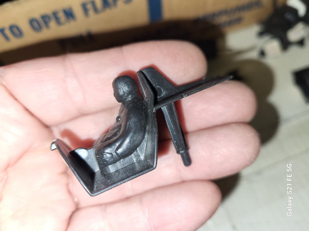 NOS Testors Tether Plane Black Pilot for Japanese Zero #1