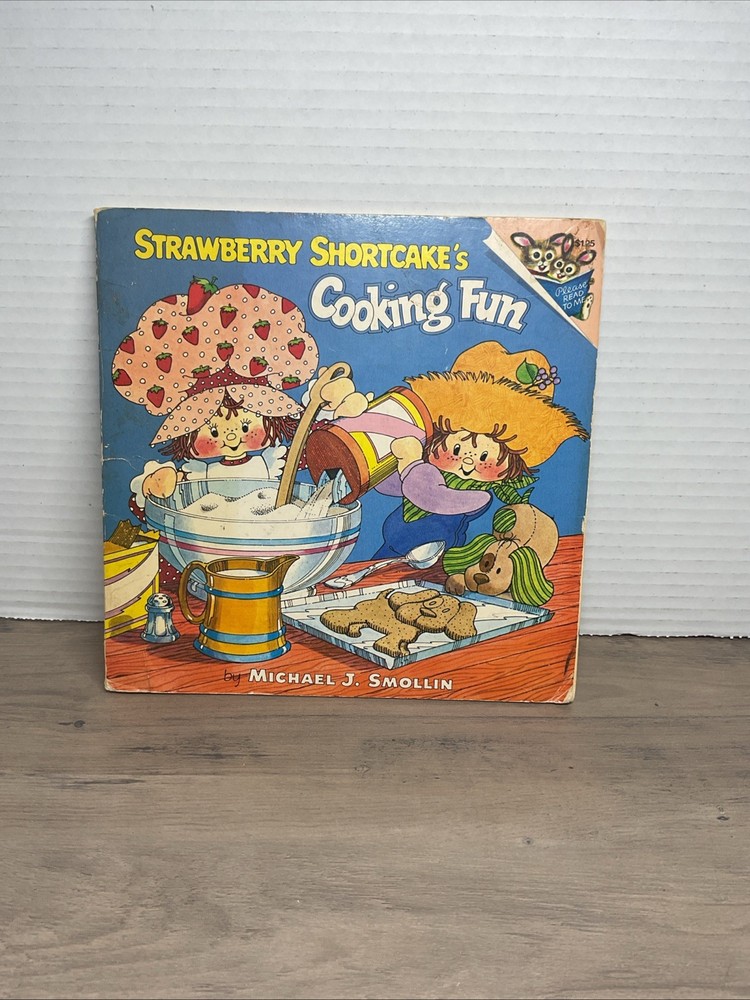 Vtg Strawberry Shortcake’s Cooking Fun Paperback Book by Michael J. Smollin 1980