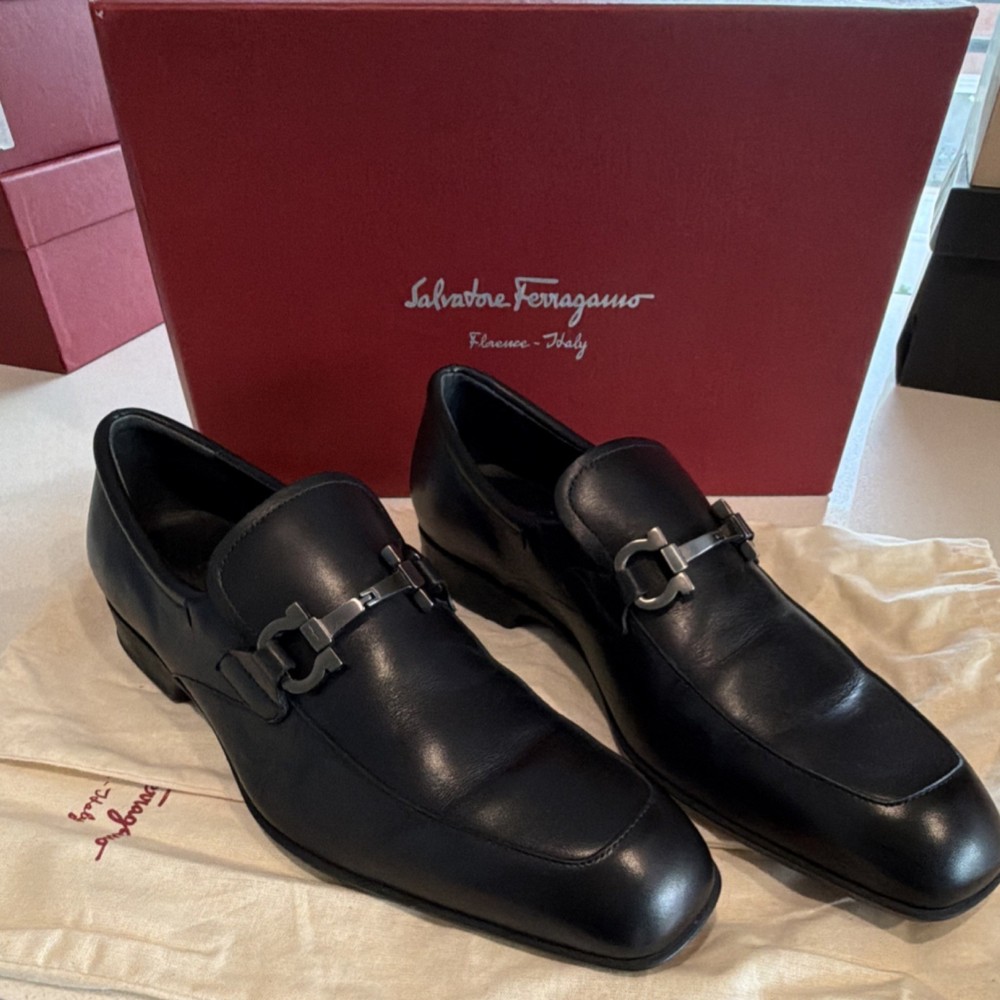 Salvatore Ferragamo Men's Black Leather Loafer Shoes Slip On Metal Bit 9