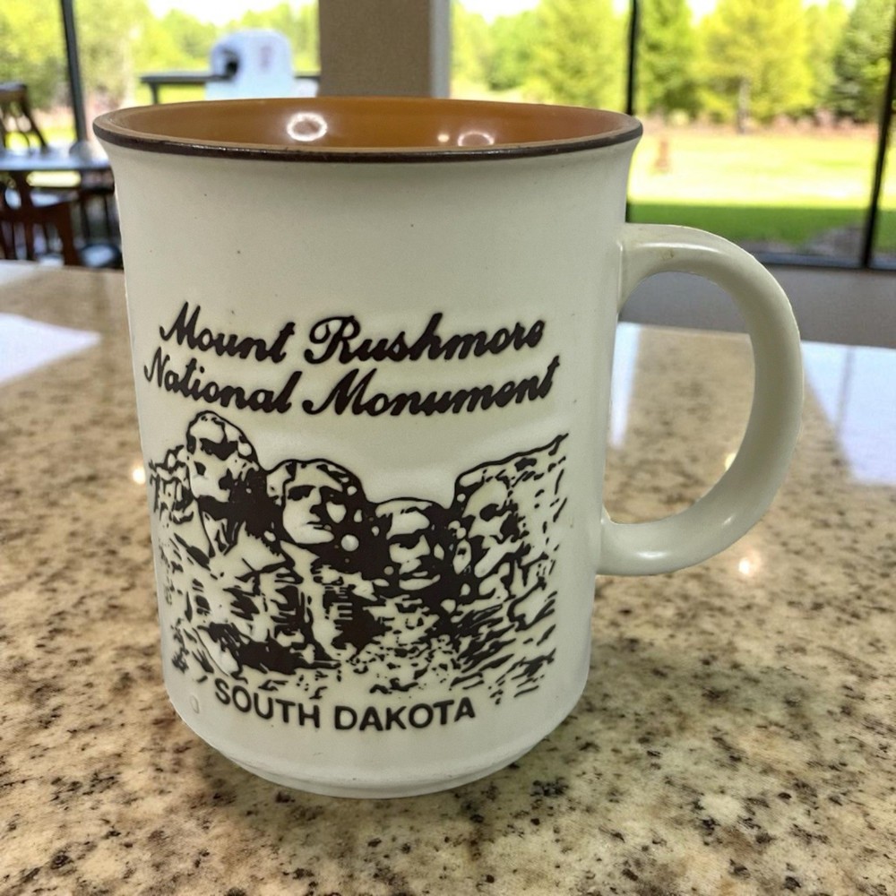 VTG Mount Rushmore Shrine of Democracy Souvenir Coffee Tea Mug Cup