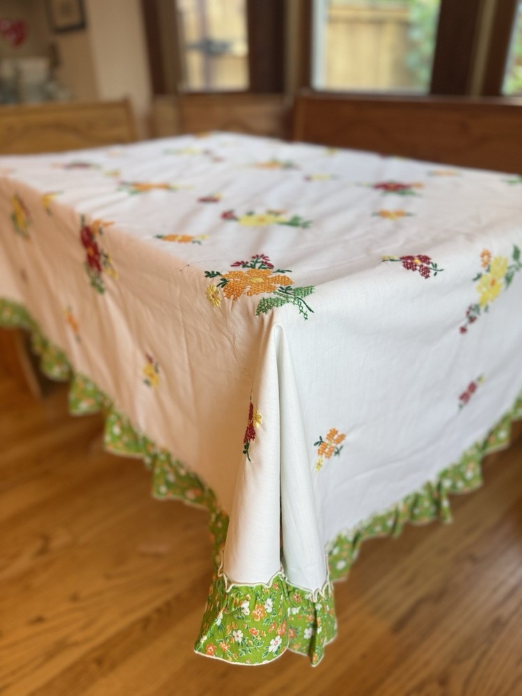Vintage Floral Embroidered Tablecloth 58x78 Ruffle Handmade NWOT