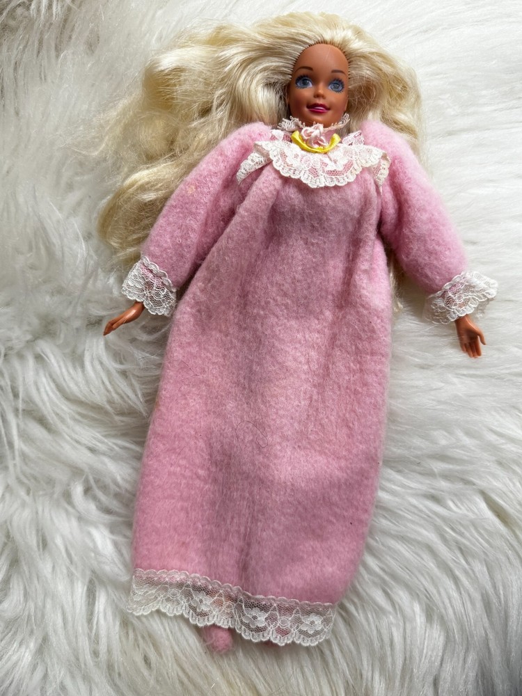 VTG Bedtime Barbie Doll 1993 Soft Body Mattel 11079 pink nightgown slippers 11