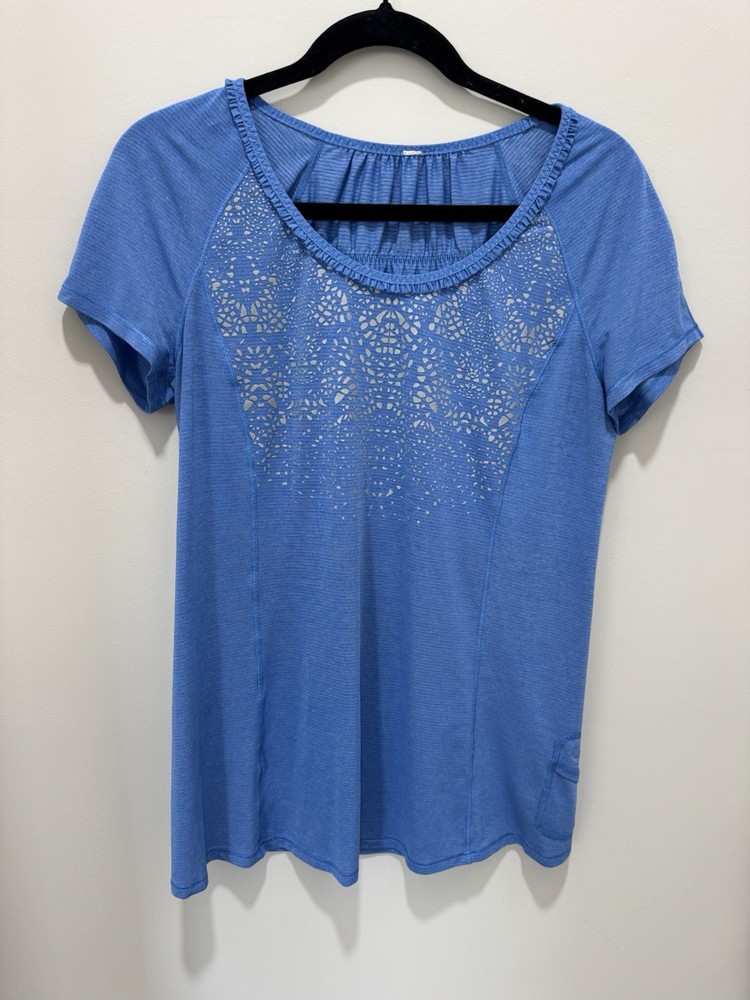Lululemon Women Size 8 Blue Short Sleeve Athletic Top Breathable Yoga Shirt