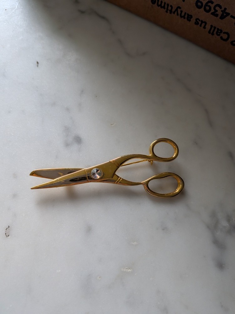 Vintage Gold Tone Rhinestones Sewing Hairdresser Figural Scissors Brooch Pin