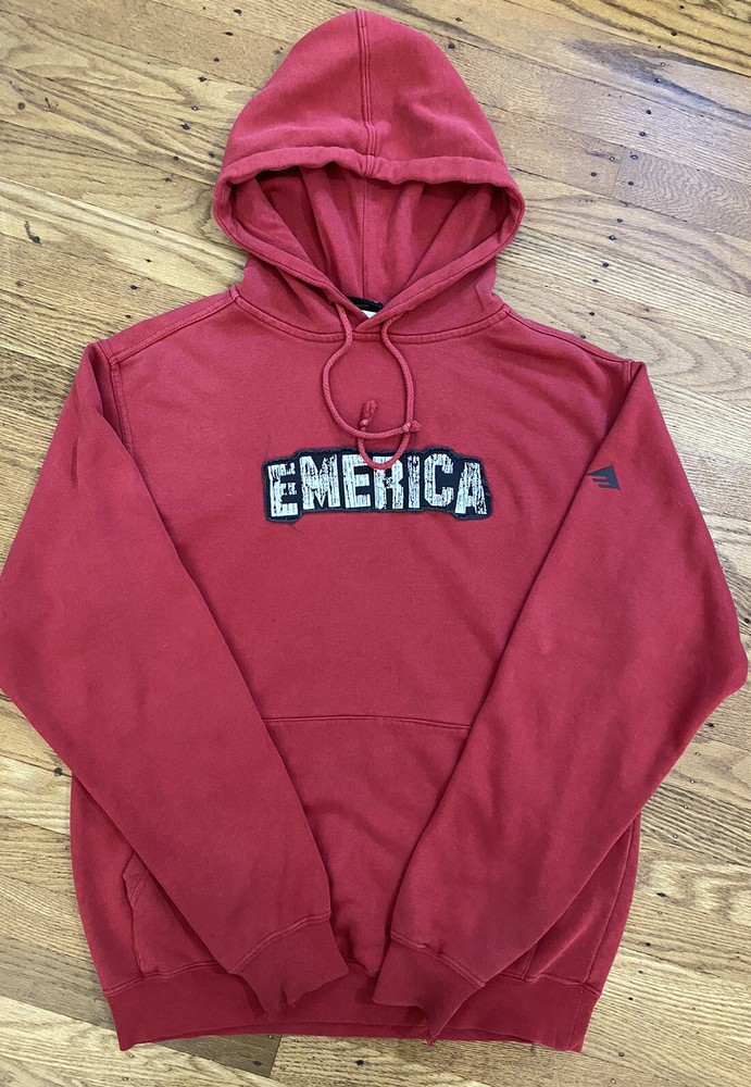 Y2K EMERICA Skate DISTRESSED hoodie.patch logo.medium.vintage