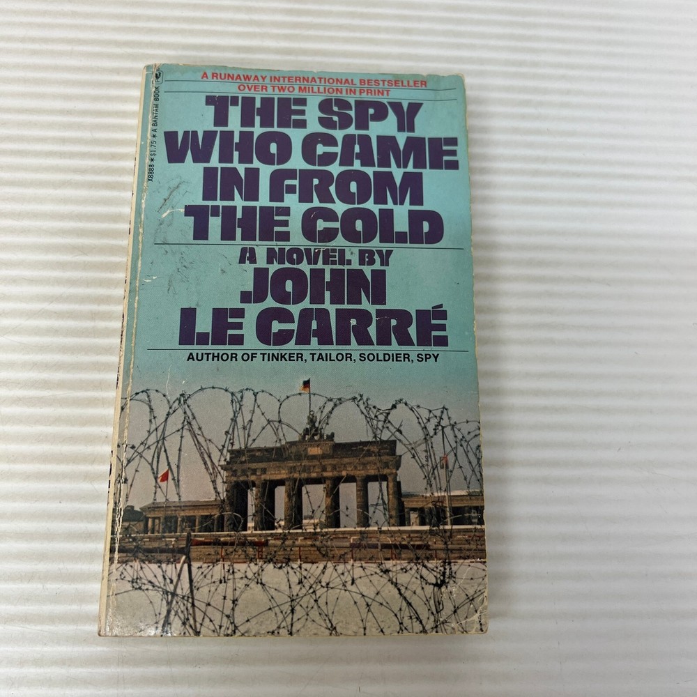 The Spy Who Came In From The Cold Espionage Paperback Book John Le Carre 1975