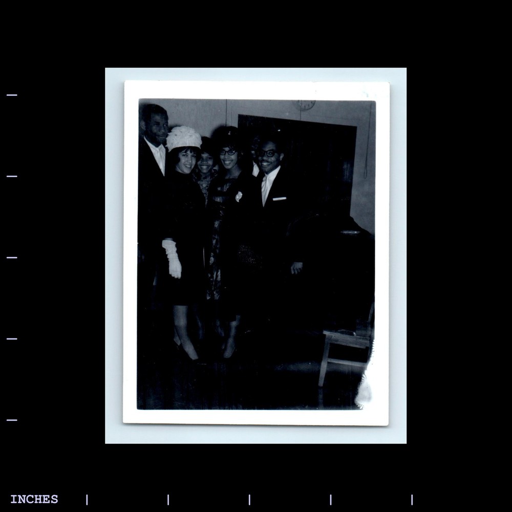 Old Vintage Photo BLACK AFRICAN AMERICAN MEN WOMEN IN LIVING ROOM
