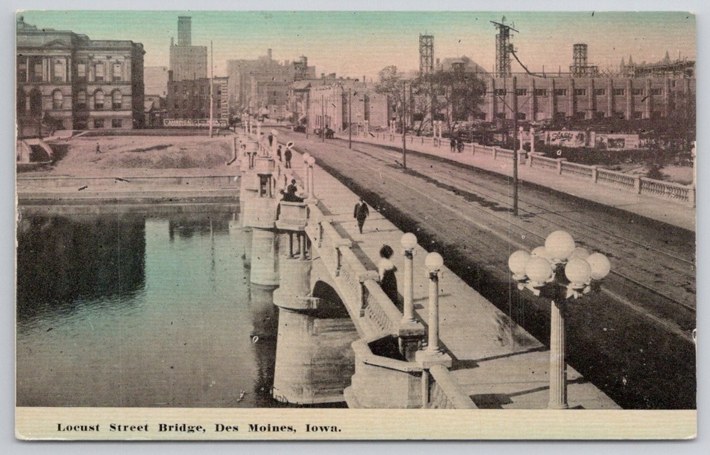 Locust Street Bridge Des Moines, Iowa Vintage Postcard Divided Back Era