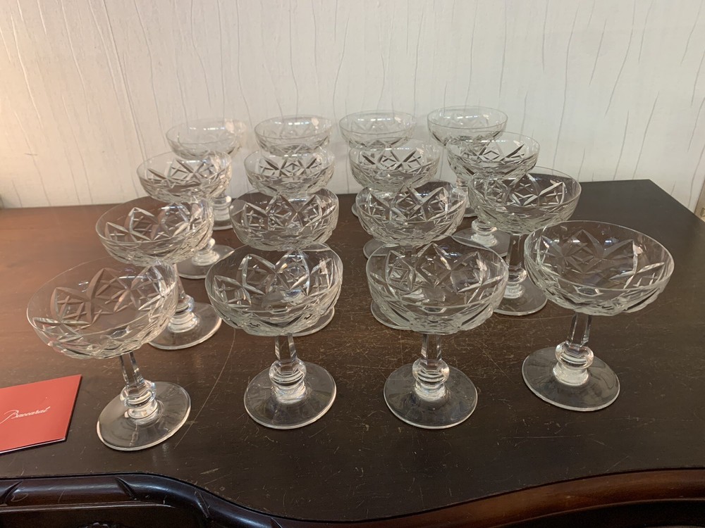 16 Champagne Glasses Model Harfleur In Baccarat Crystal (Price Per Unit)
