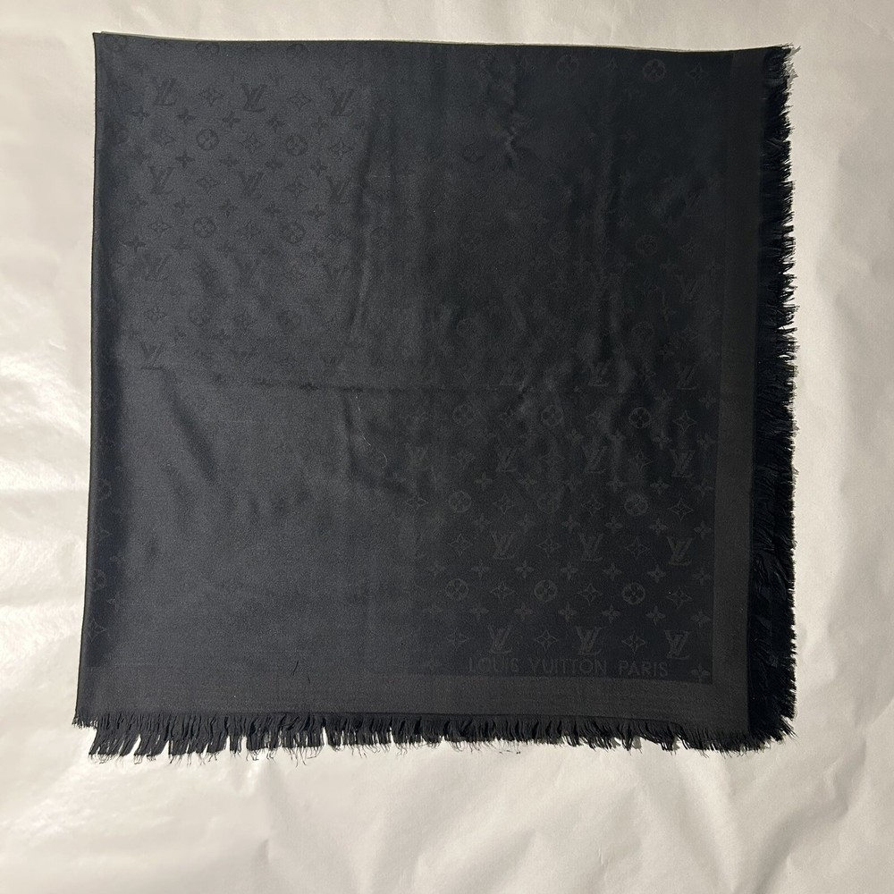 Louis Vuitton luxury scarf shawl for women stylish accessory