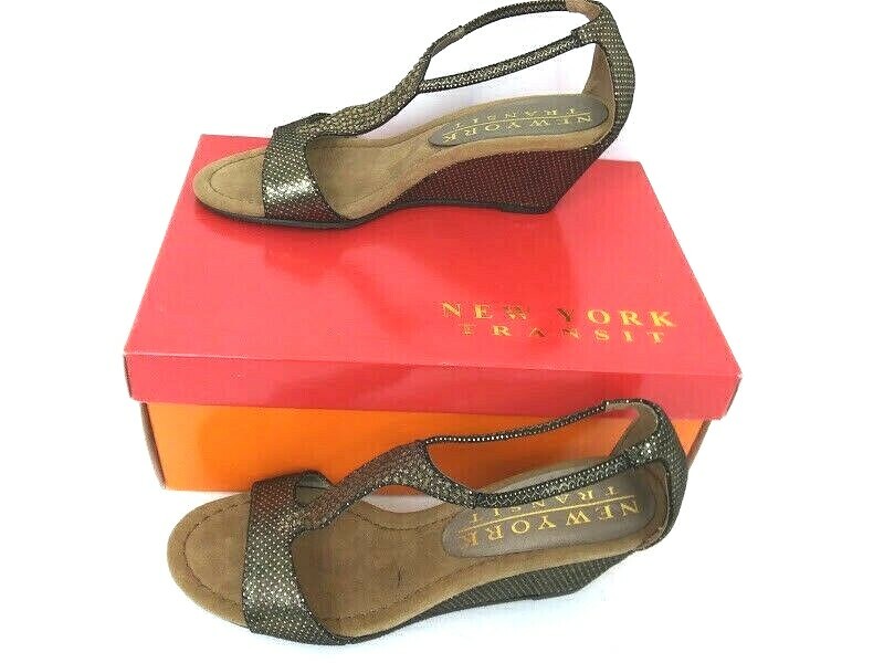 New York Transit Wedge Sandal Shoes Womens Size 6 Gold Jeweled Faux Suede NEW