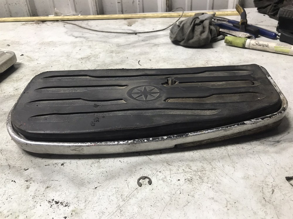 99 Yamaha XV 1600 XV1600 Road Star front left foot rest peg floor board