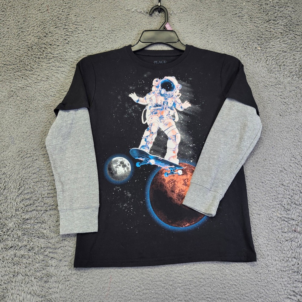 Astronaut Skateboard Graphic Long Sleeve Layered Tee for Men