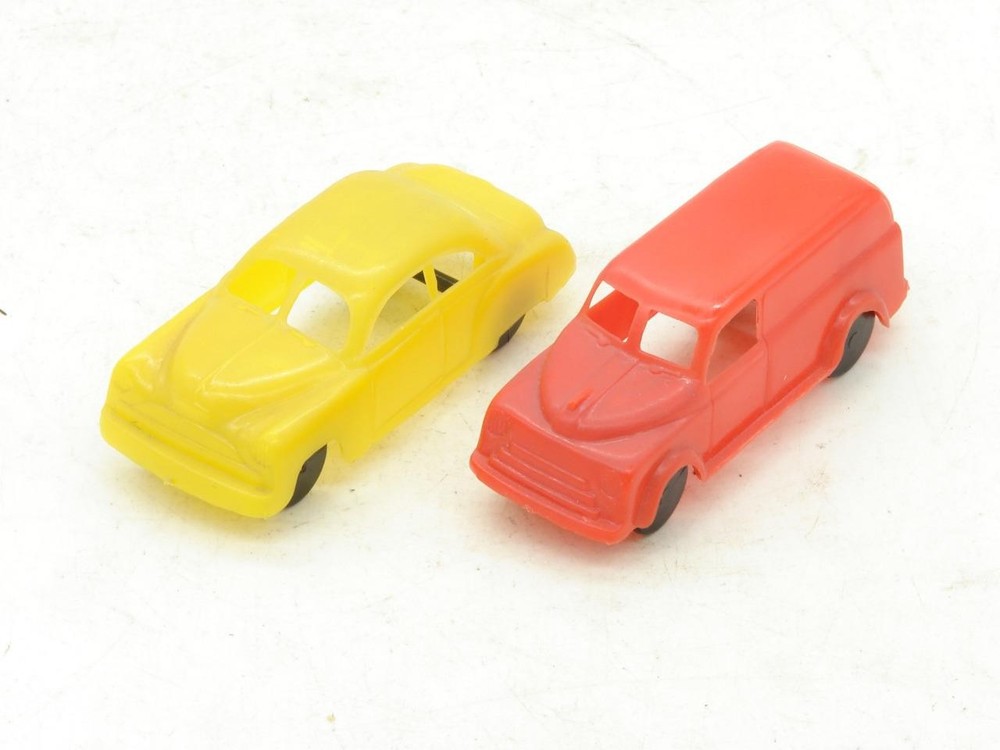 Marx O Gauge Lot of 2 Original Plastic Automobile Carrier Loads Panel Van Chevy