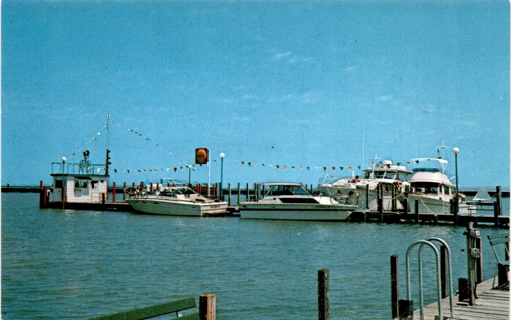 SMALL CRAFT HARBOR, PORT SANILAC, Upper Michigan Card Co., Manistique Postcard
