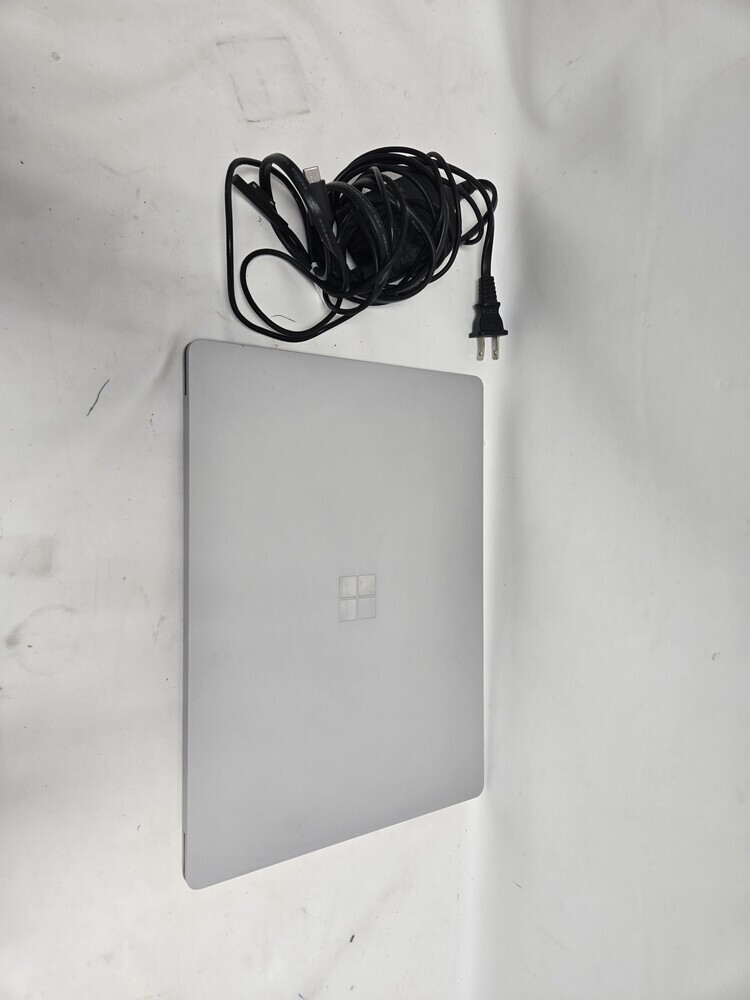 MICROSOFT 1769 WITH CHARGER