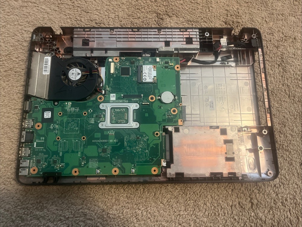 Toshiba Satellite C655D-S5130 Motherboard V000137910 - AMD E-240, DDR3 @15A