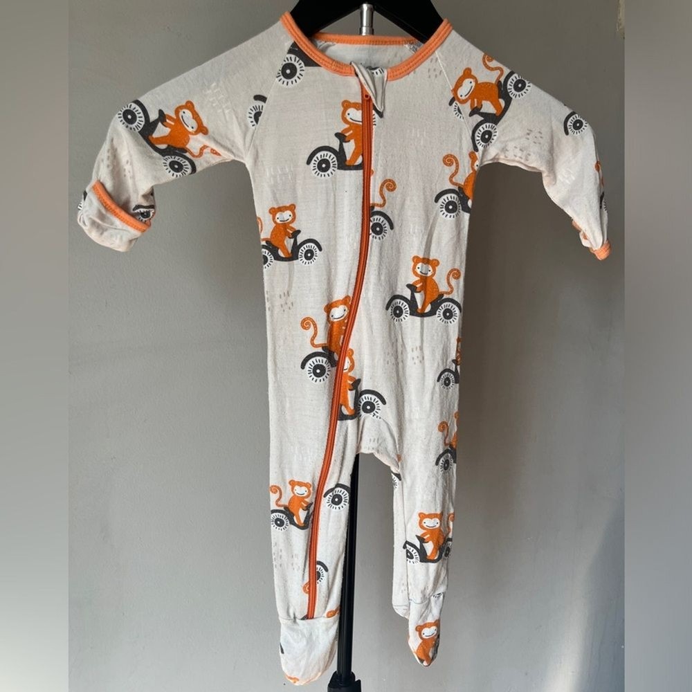Bestaroo Monkey Print Pajamas Size 6-9 month