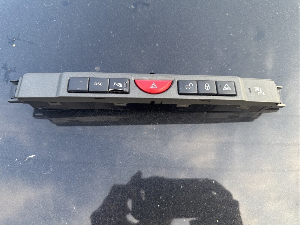 Range Rover Sport Control Switch Panel YUL500860WUX Hazard L320 (box3)