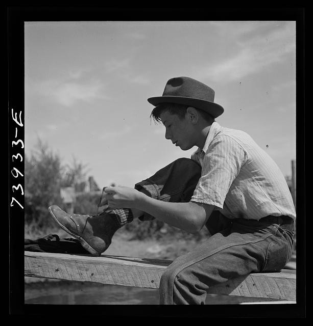 Photo:Rupert Idaho 1942 Schoolboy at Swimming Pool Boy in Hat