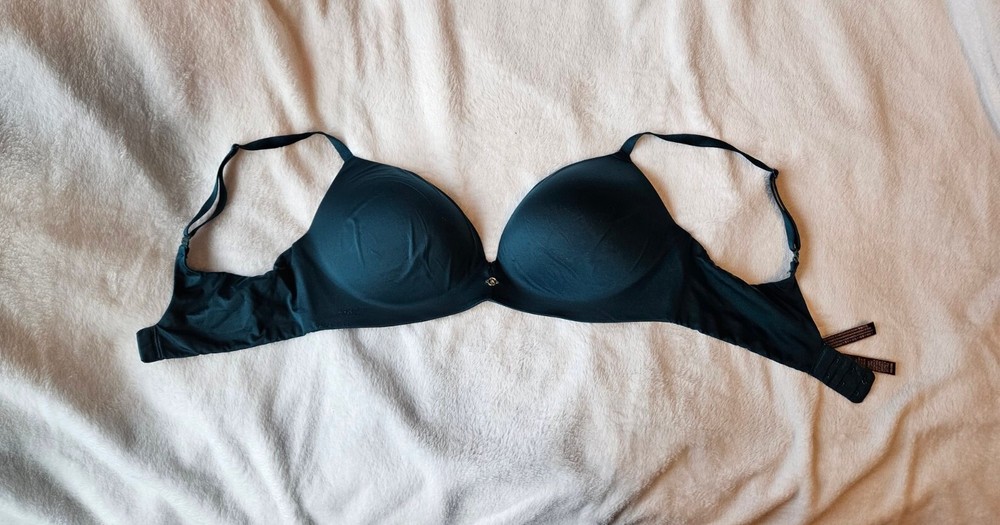 EUC Victoria’s Secret So Obsessed Padded No-Wire Dark Green Bra Size 36D