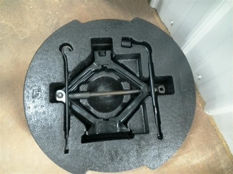 SONATA    2011 Jack 1039480791 NO FOAM TRAY NO SPARE TIRE