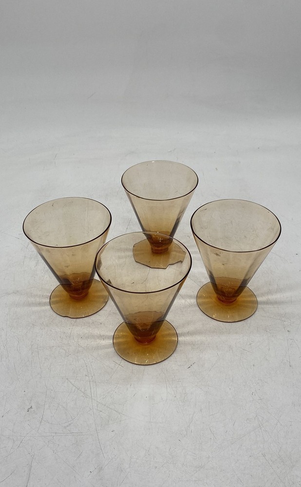 Vintage Amber Glossy Finish Pedestal V Shaped Cocktail Glass Lot Of 4