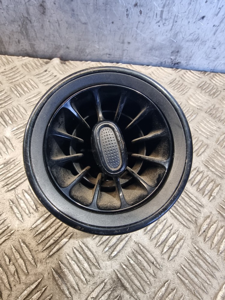 MERCEDES SPRINTER 314 AIR VENT FRONT LEFT NSM A9108303401 W907 PANEL VAN 2019