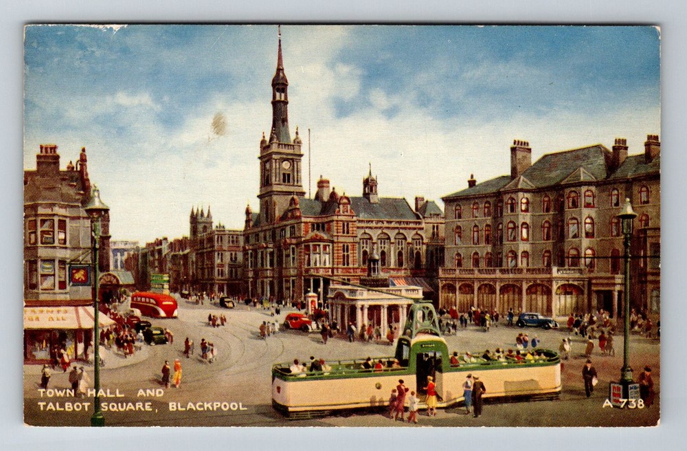 England- Blackpool Town Hall And Talbot Square Souvenir Old PC Vintage Postcard