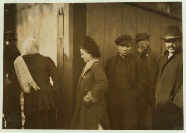 Dwight Manufacturing Company,Chicopee,Massachusetts,Child Labor,Lewis Hine,1