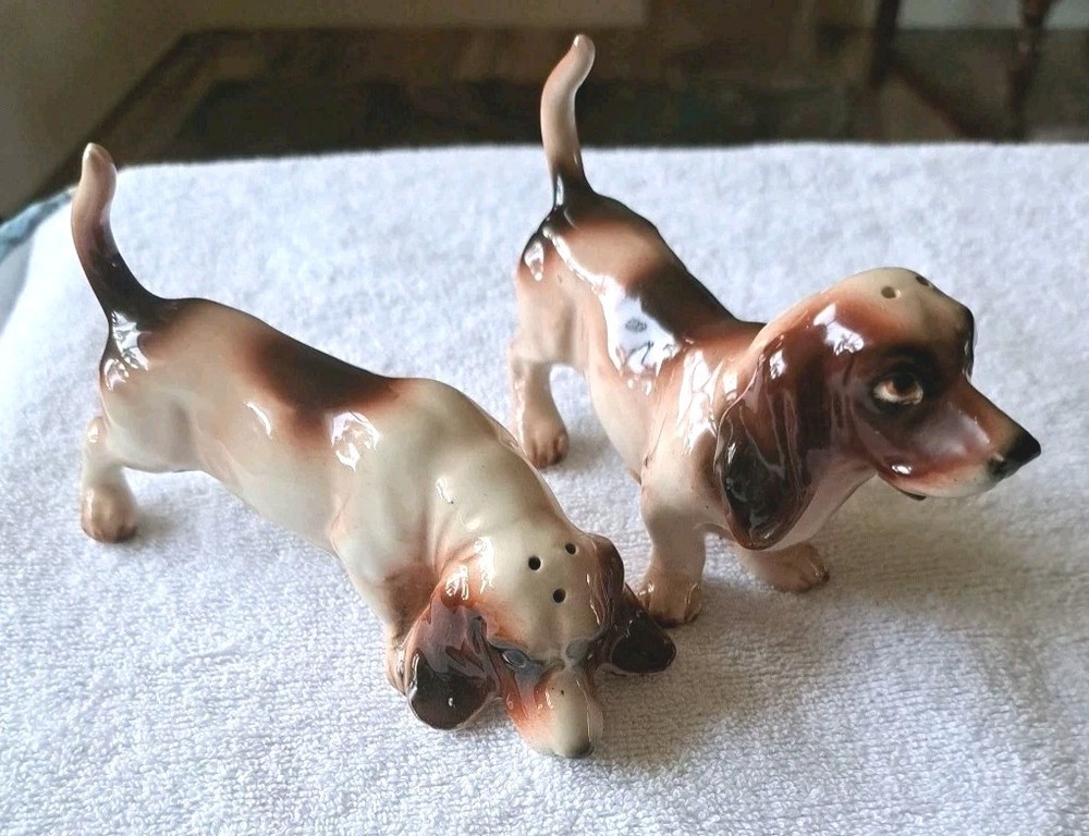 Vintage Dachshund Salt And Pepper Shakers - Victoria Ceramics Pair With Corks