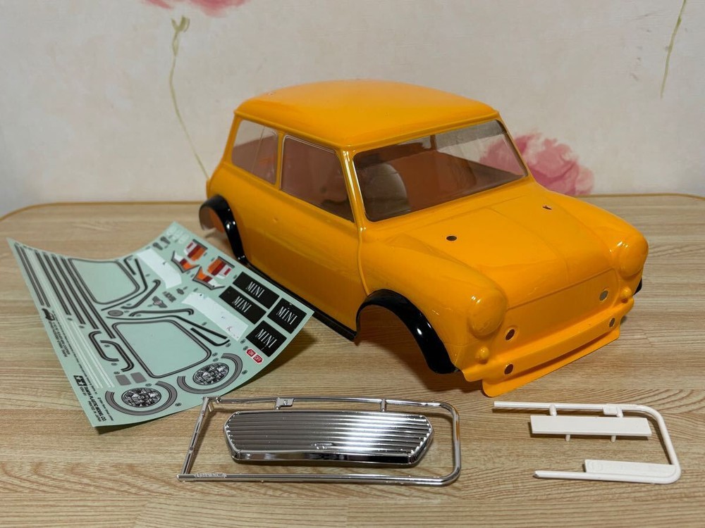Tamiya M Chassis  Mini Cooper Yellow Radio Controlled Body TOld Car Classic Car