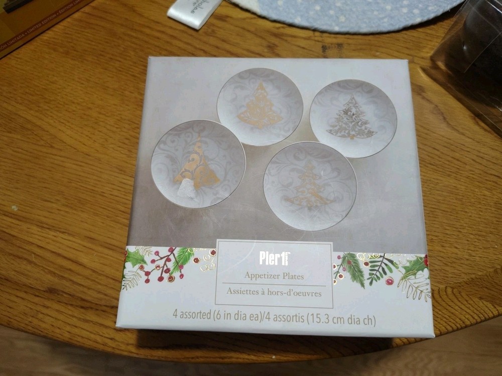 Pier 1 Christmas Tree Holiday Porcelain Appetizer Plates  6