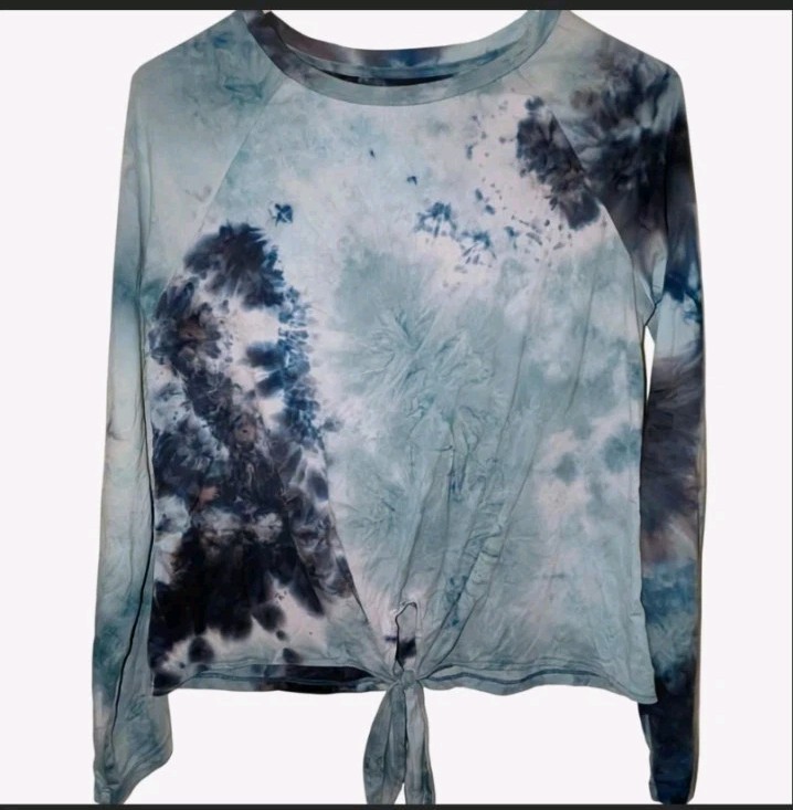 WFX by Wallflower Blue Tie-Dye Tie Front Long Sleeve T-Shirt, M
