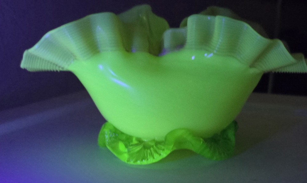 Fenton Bowl Uranium/Vaseline Ruffled Ribbon Top Melon/Custard/Green 6 x 3 1/2