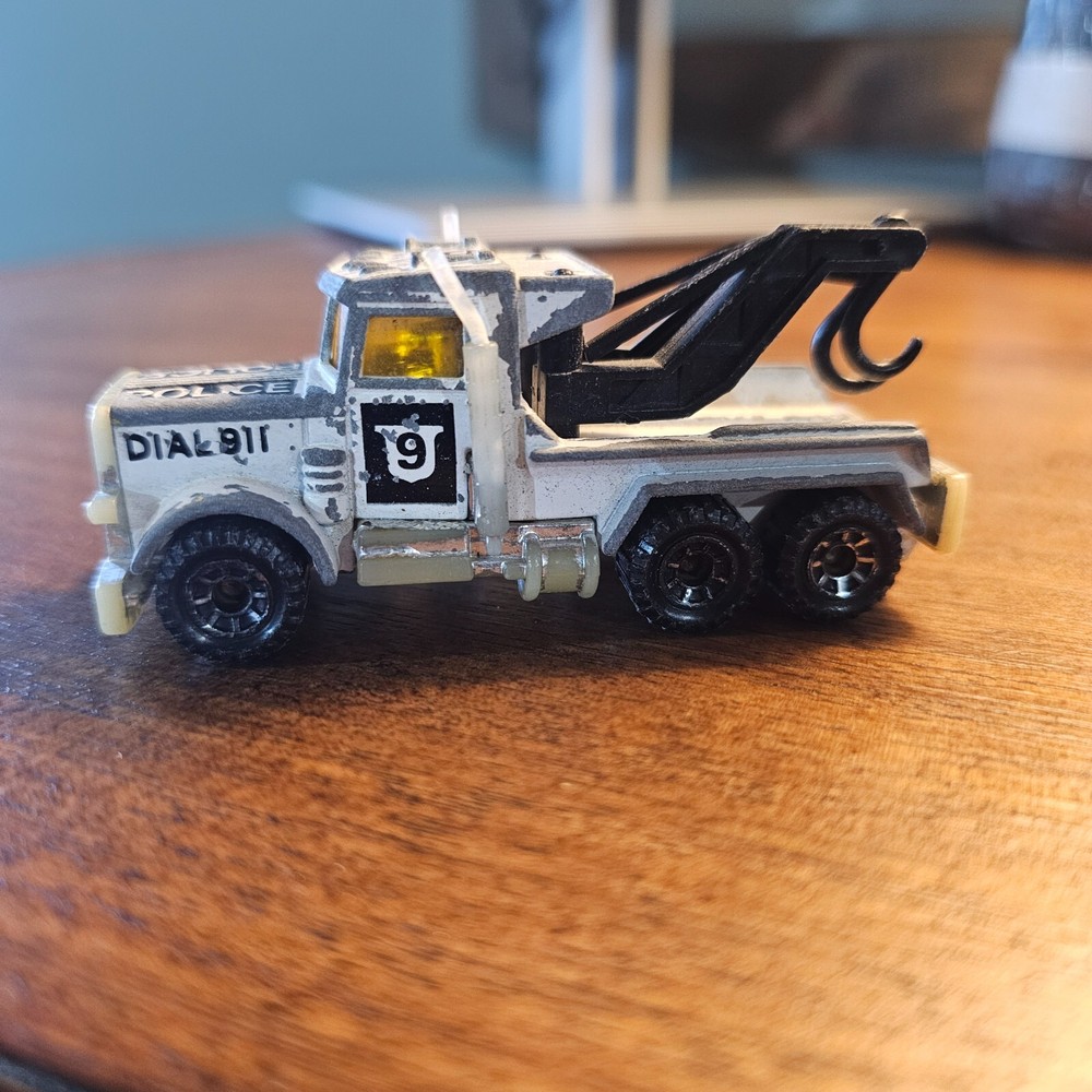 Vintage  Matchbox  1981 #9 Peterbilt Police Wrecker Tow Truck Black