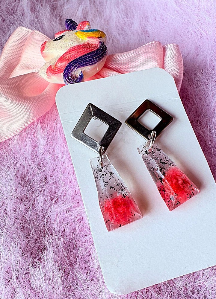 Handmade Designs by ResinArtz – Rectangular earring stud with Trapezoid tazzal