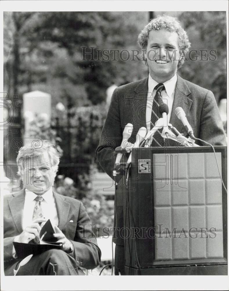 1987 Press Photo Joe Kennedy speaks at Rose Garden dedication ceremony