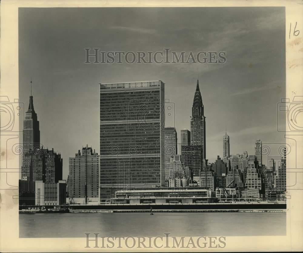 1961 Press Photo View of new UN Headquarters building in New York - lrx67645