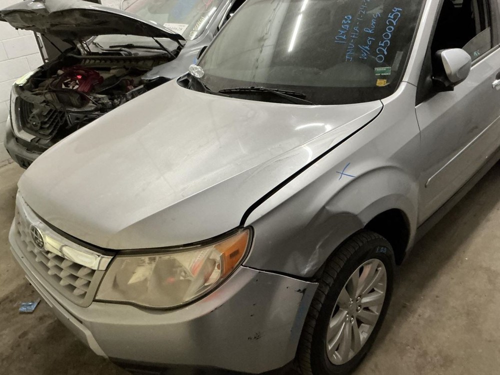 09-13 Subaru Forester Windshield Wiper Motor Assembly 4813579