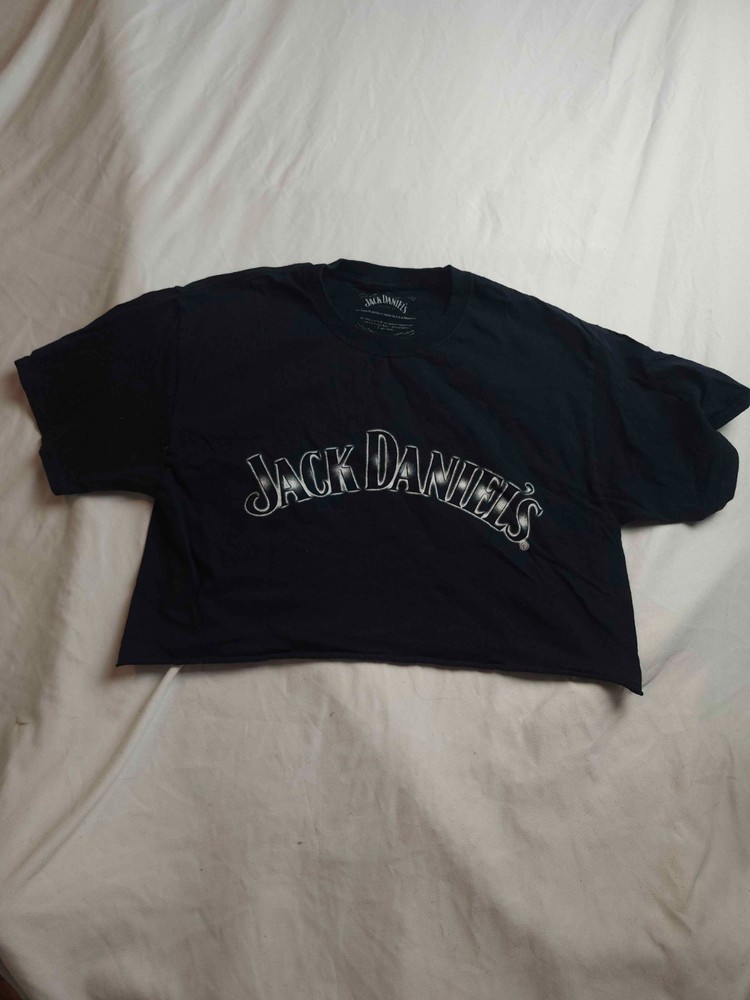 Jack Daniels Shirt Top Womens Medium Black Short Sleeve Raw Hem Cropped Graphic