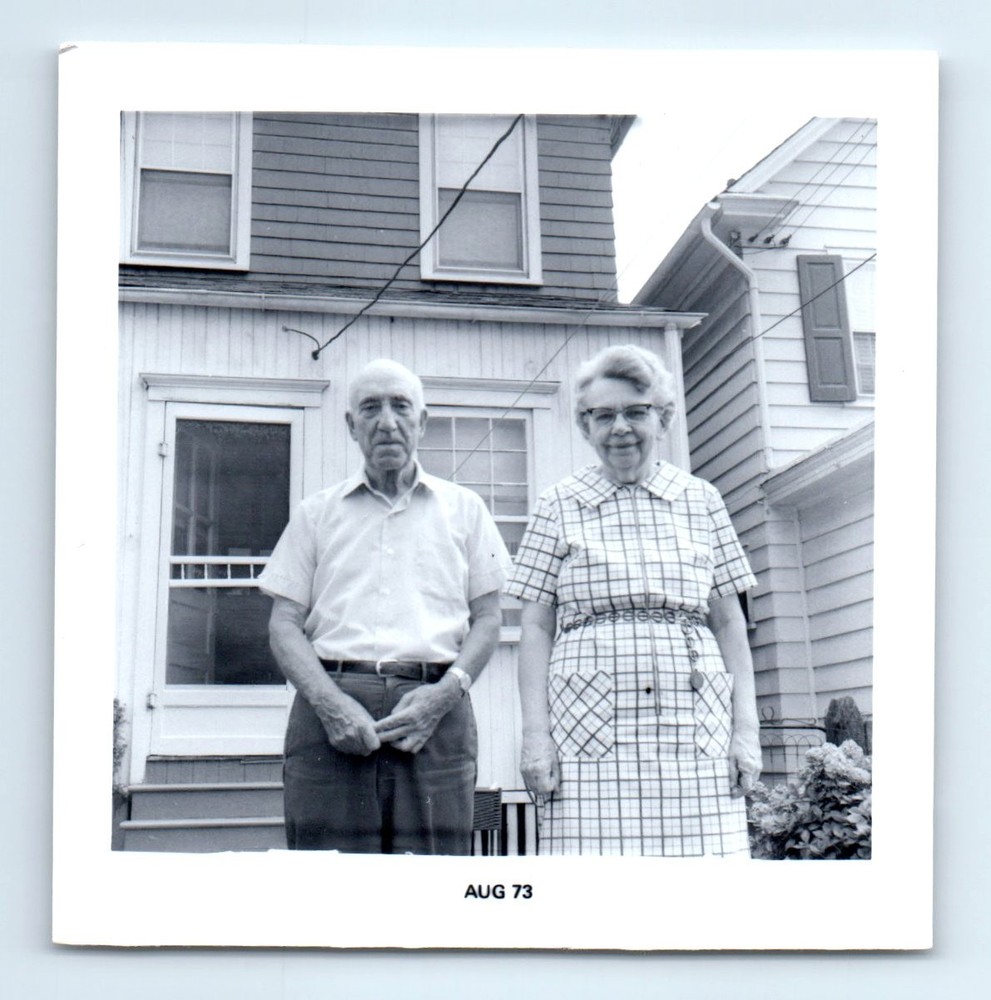 Old Vintage Square Photo OLDER ELDERLY COUPLE MAN WOMAN AMERICAN GOTHIC