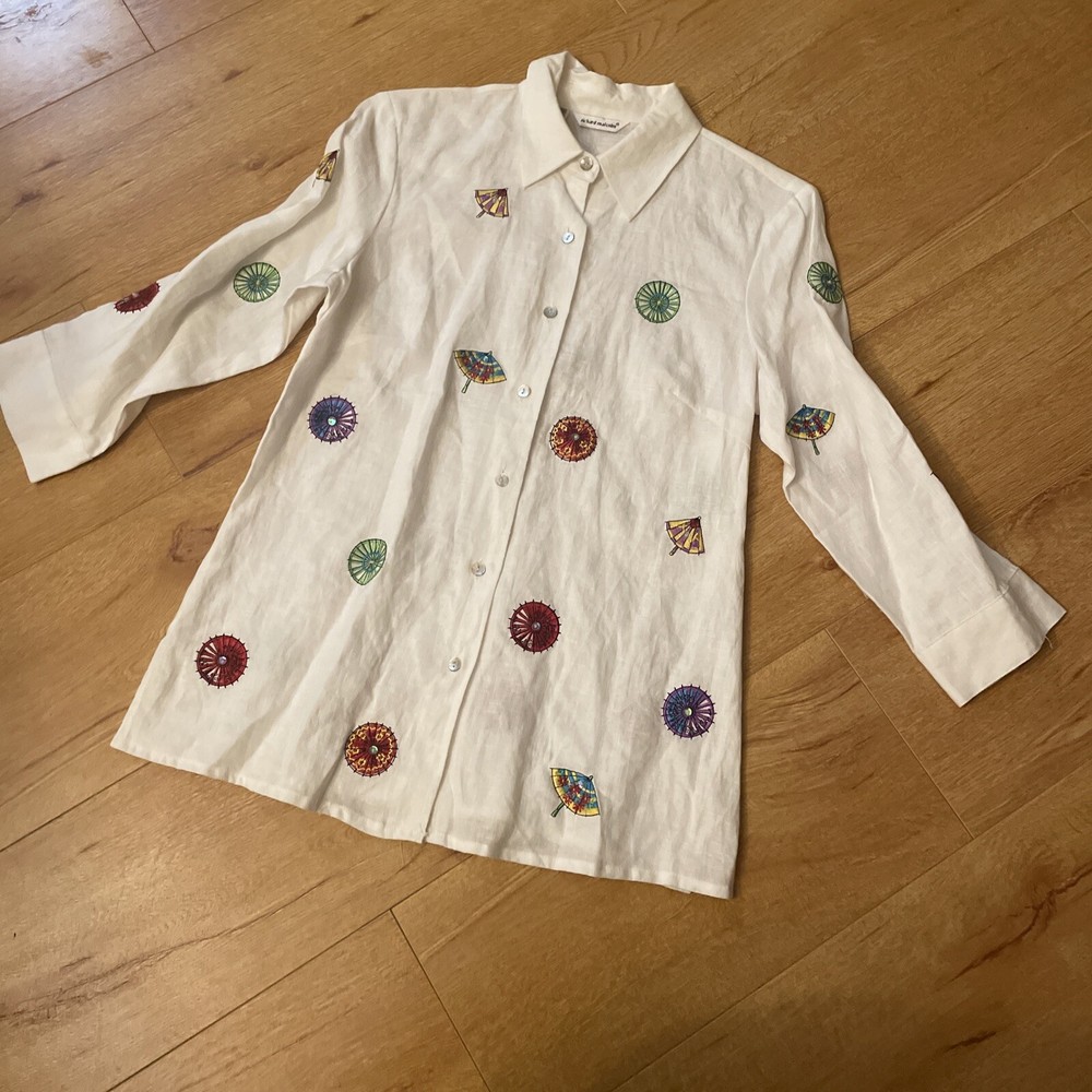 Vintage Richard Malcolm Irish Linen Embroidered White Parasol with Shell Buttons